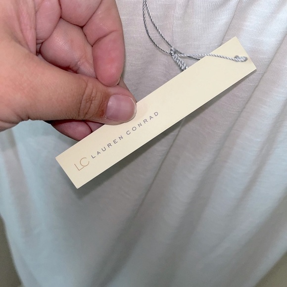 NWT LC Lauren Conrad Women’s sleeveless top, swept ashore ruffle neckline shell - Picture 6 of 6